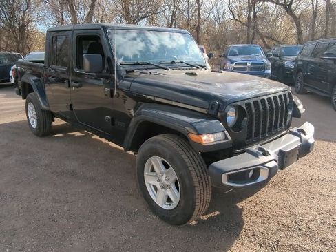 Used 2023 Jeep Gladiator Sport AWD/4WD image 2