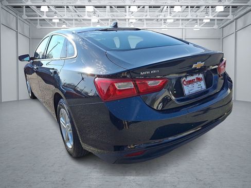 Used 2024 Chevrolet Malibu LT image 3