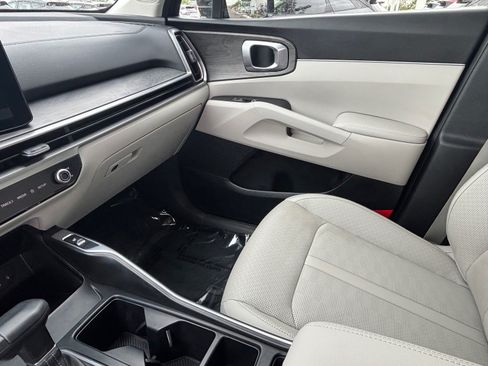 Certified 2025 Kia Sorento X-Line EX AWD/4WD image 19