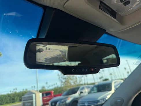 Used 2012 Cadillac SRX Luxury image 23