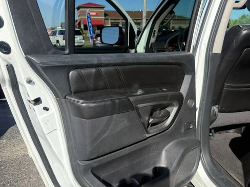 Used 2015 Nissan Armada SL AWD/4WD image 18