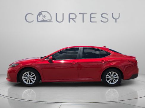 Used 2025 Toyota Camry LE FWD image 2