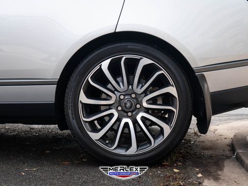 Used 2018 Land Rover Range Rover Long Wheelbase Supercharged image 12