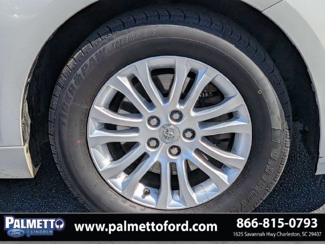 Used 2016 Toyota Sienna XLE FWD image 11