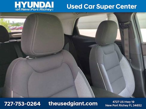 Used 2023 Chevrolet TrailBlazer LT w/ Convenience Package FWD image 6