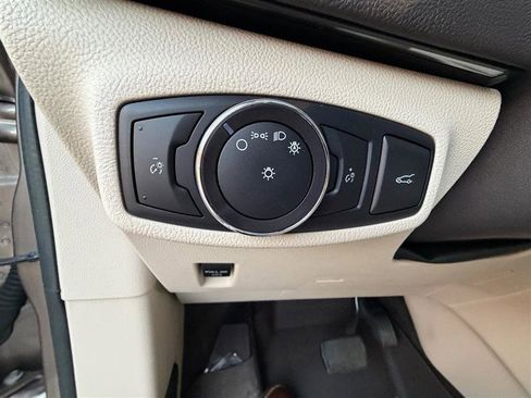 Used 2018 Lincoln MKC Reserve w/ Lincoln MKC Climate Package image 40