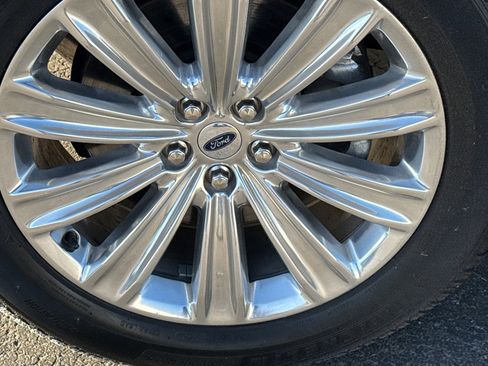 Used 2022 Ford Explorer Limited w/ Hybrid Equipment Group 310A image 10