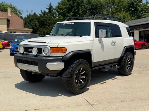 Used 2012 Toyota FJ Cruiser 4WD w/ Upgrade Pkg image 5