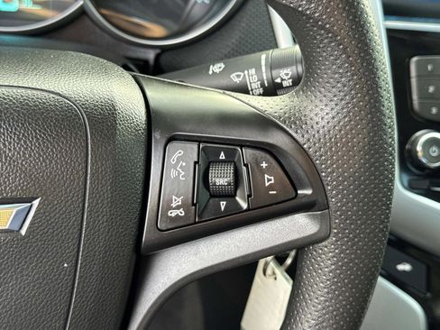Used 2015 Chevrolet Cruze LT image 12