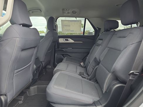 New 2026 Ford Explorer Active RWD image 11
