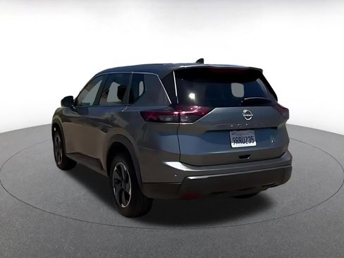 Used 2025 Nissan Rogue SV AWD/4WD image 15