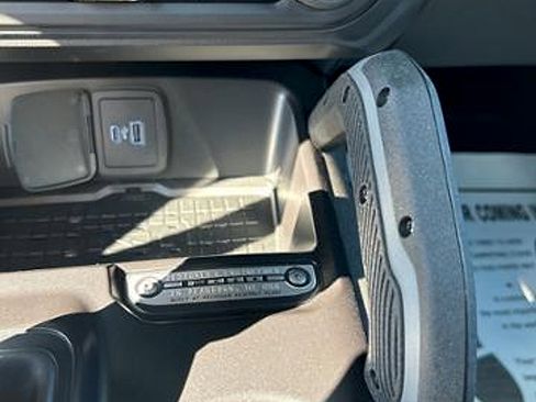 New 2024 Ford Bronco Outer Banks w/ Sasquatch Package image 23