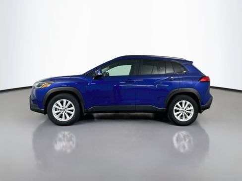 Certified 2022 Toyota Corolla Cross LE AWD/4WD image 4
