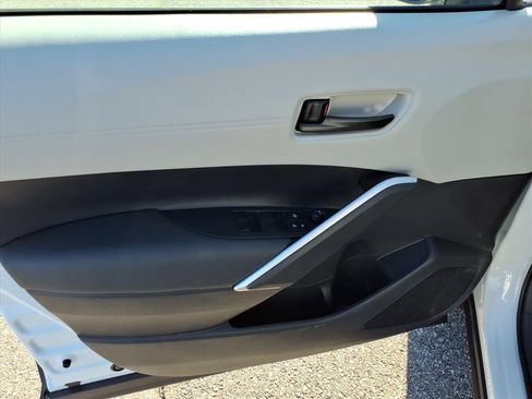 New 2026 Toyota Corolla Cross L image 9