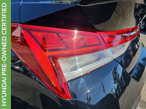 Certified 2025 Hyundai Elantra SEL image 38