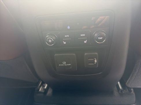 Used 2018 Buick Enclave Avenir w/ Avenir Technology Package AWD/4WD image 30
