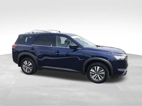 Certified 2023 Nissan Pathfinder SL AWD/4WD image 2