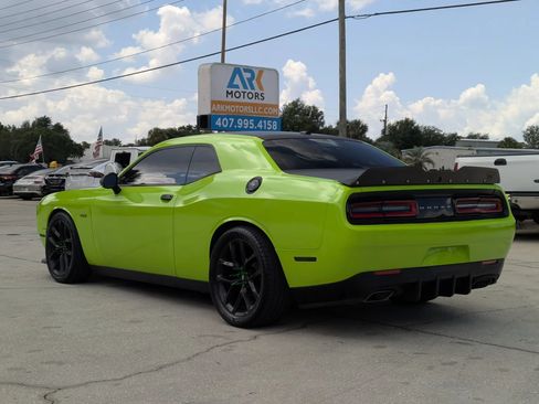 Used 2019 Dodge Challenger R/T w/ Driver Convenience Group RWD image 2