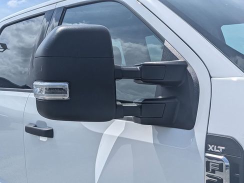 Used 2025 Ford F250 XLT AWD/4WD image 9