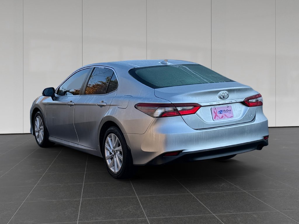 Used 2022 Toyota Camry LE FWD image 3