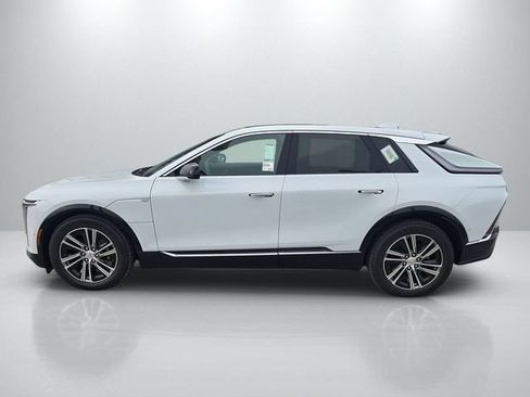New 2026 Cadillac Lyriq Luxury RWD image 8