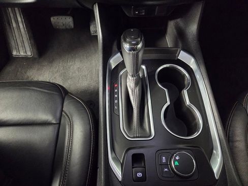 Used 2020 Chevrolet Traverse RS FWD image 13