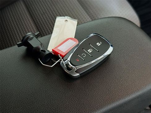 Used 2024 Chevrolet Trax LT w/ Driver Confidence Package FWD image 21