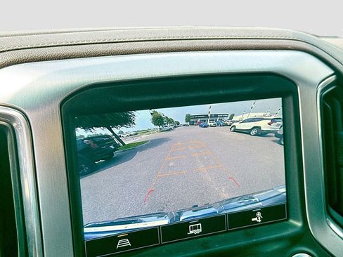 Used 2021 GMC Sierra 1500 SLT RWD image 18