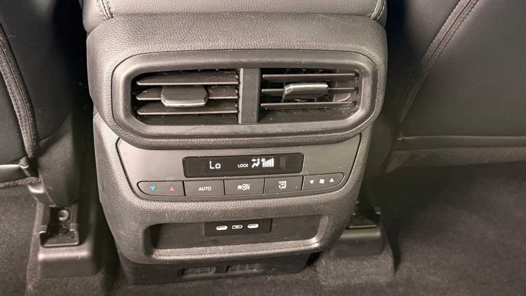 Certified 2025 Honda Pilot Touring image 33