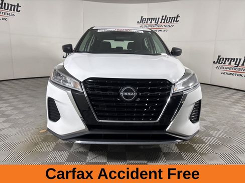 Used 2024 Nissan Kicks S image 3