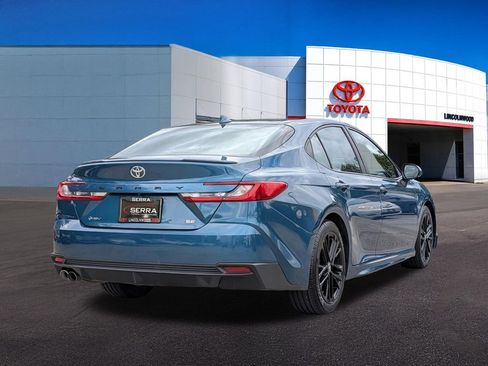 Used 2025 Toyota Camry SE FWD image 10