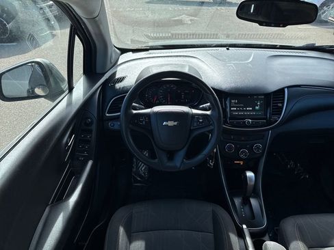Used 2017 Chevrolet Trax LT image 12