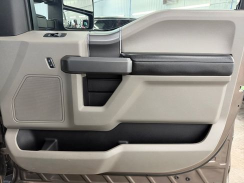 Used 2018 Ford F150 XLT w/ Equipment Group 302A Luxury AWD/4WD image 23