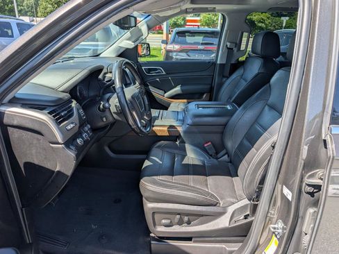 Used 2019 GMC Yukon XL Denali w/ Open Road Package AWD/4WD image 13