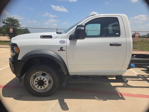 Used 2024 RAM 4500 Tradesman RWD image 9