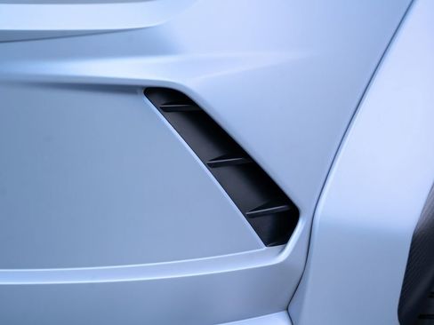Used 2022 Lamborghini Urus AWD/4WD image 17