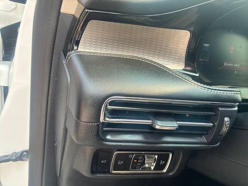 Used 2023 Lincoln Corsair Reserve w/ Equipment Group 202A AWD/4WD image 17