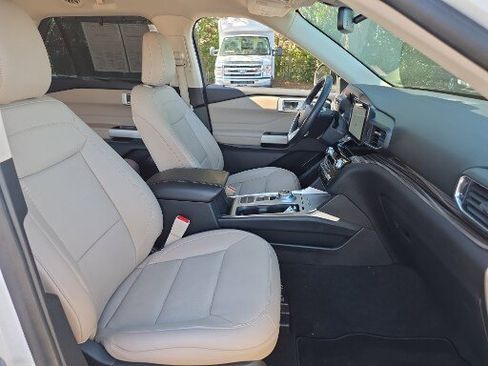 Used 2022 Ford Explorer Limited image 15