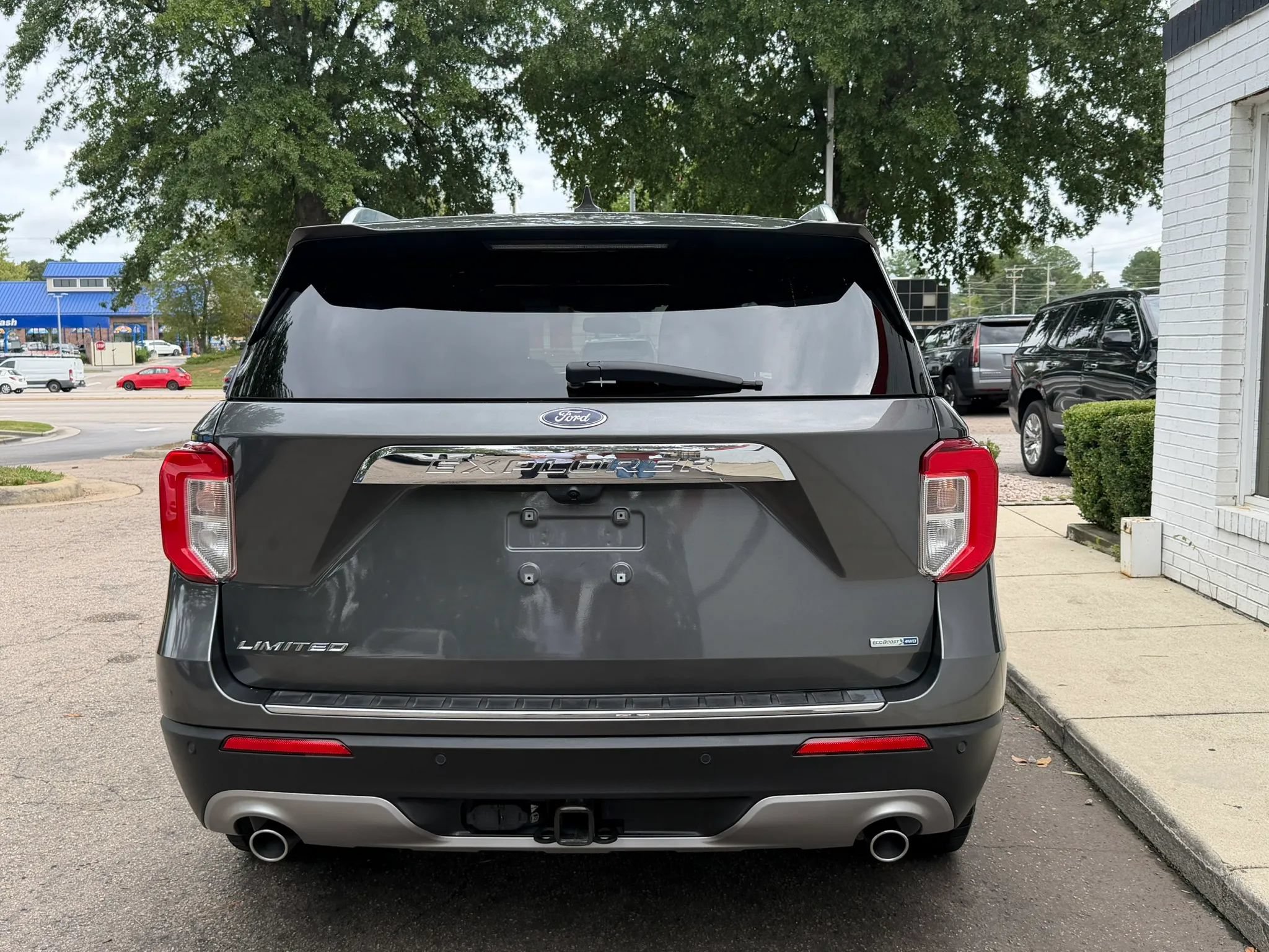 Used 2020 Ford Explorer Limited w/ Class III Trailer Tow Package AWD/4WD image 6