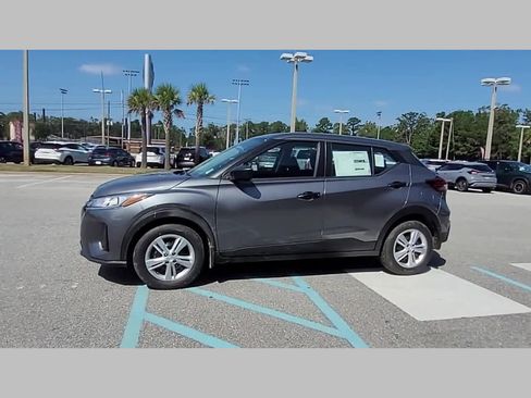 New 2025 Nissan Kicks Play S image 23