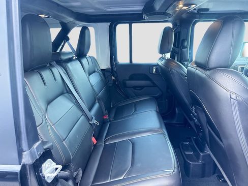Used 2023 Jeep Wrangler Unlimited Sahara w/ Cold Weather Group AWD/4WD image 34