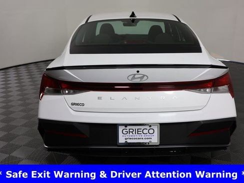 Certified 2025 Hyundai Elantra Sport image 7