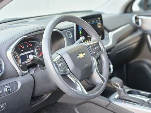 Used 2025 Chevrolet Blazer LT AWD/4WD image 12