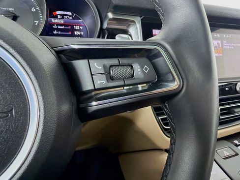 Certified 2026 Porsche Macan AWD/4WD image 14