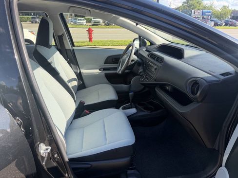 Used 2014 Toyota Prius C One FWD image 11