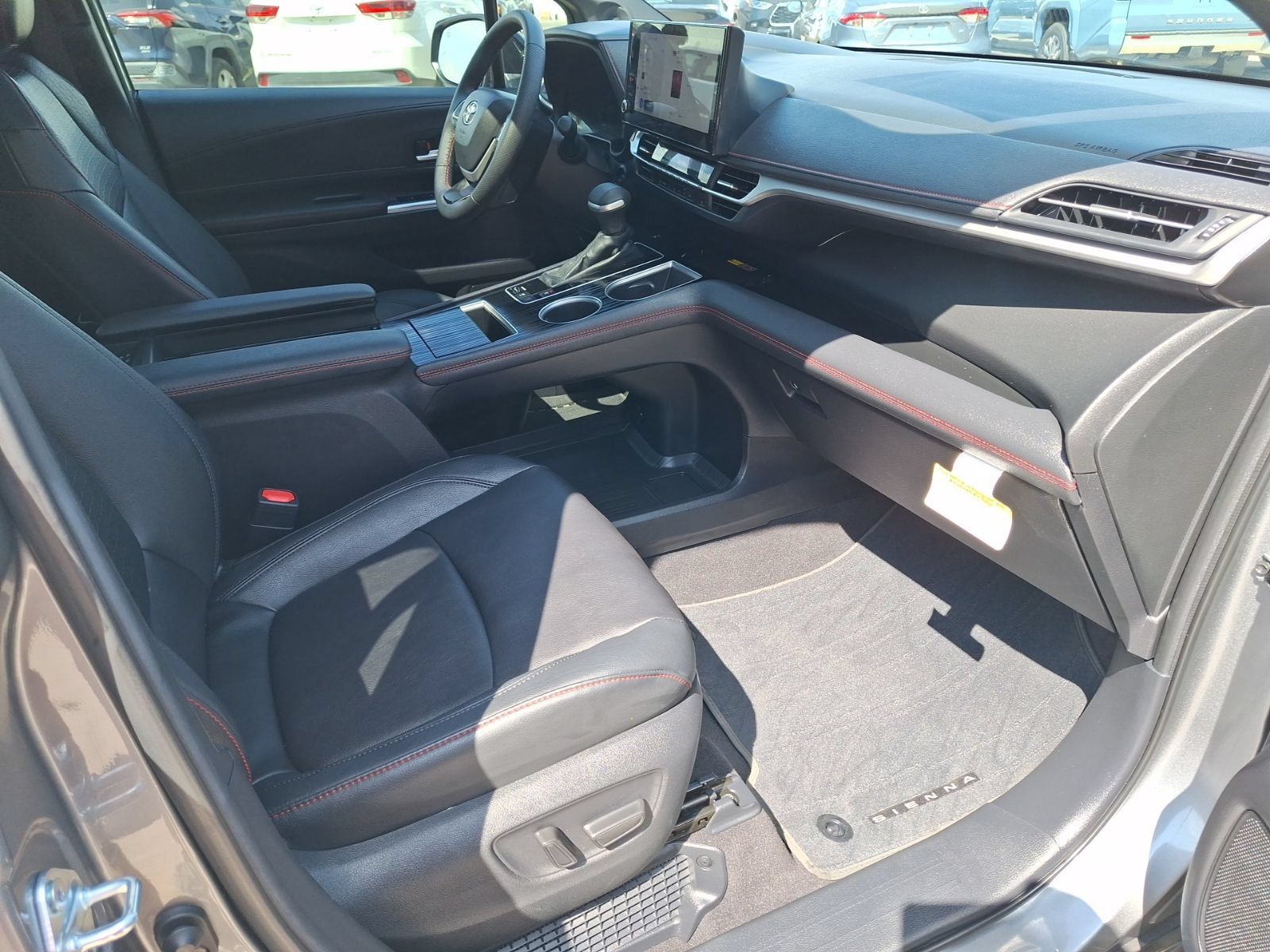 Used 2026 Toyota Sienna XSE AWD/4WD image 33
