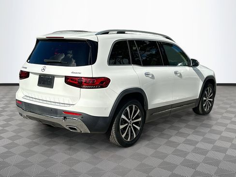 Used 2022 Mercedes-Benz GLB 250 4MATIC image 7