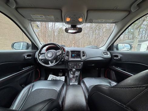 Used 2019 Jeep Compass Trailhawk image 9