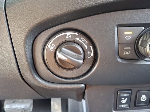 Used 2022 Nissan Frontier PRO-4X image 23