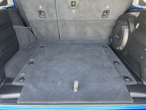 Used 2021 Jeep Wrangler Unlimited Sahara AWD/4WD image 30
